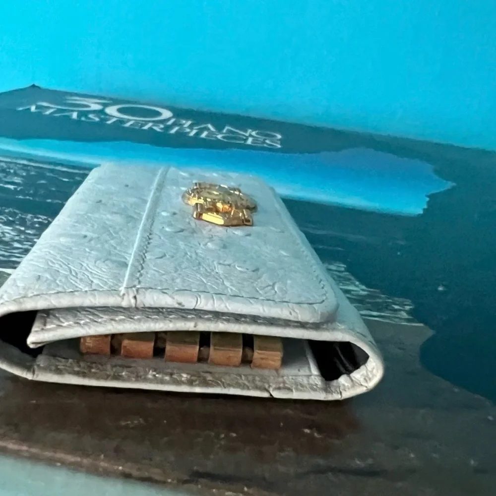 Versace Vintage Light Blue Ostrich Key Holder with Gold Medusa - Picture 2 of 5